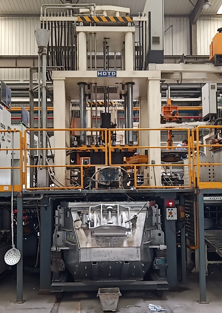 CNC Low Pressure Die Casting Machine